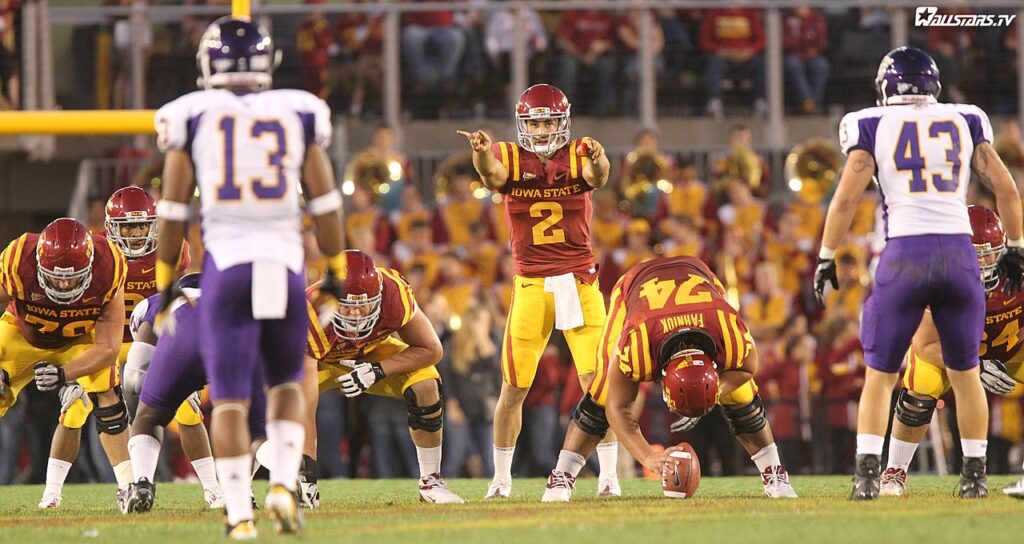1280px-ncaa_football_western_illinois_at_iowa_state_8024335908 - Open Opportunities Ohio state football https://commons.wikimedia.org/wiki/File:NCAA_Football_Western_Illinois_at_Iowa_State_(8024335908).jpg